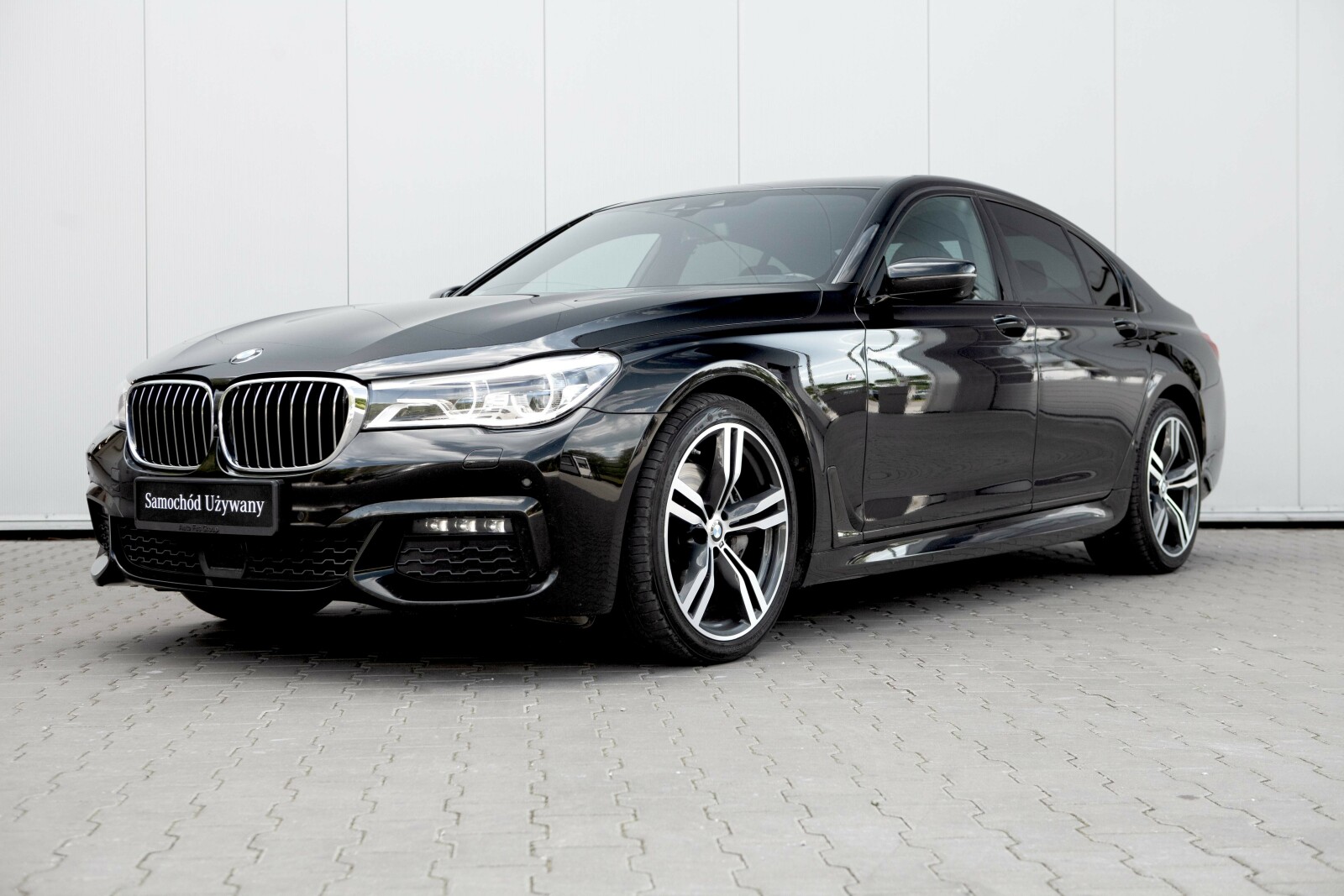 BMW 740