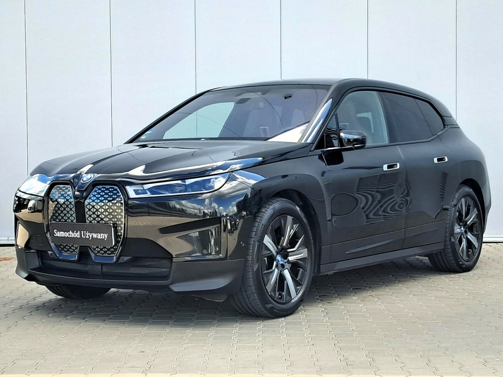BMW iX